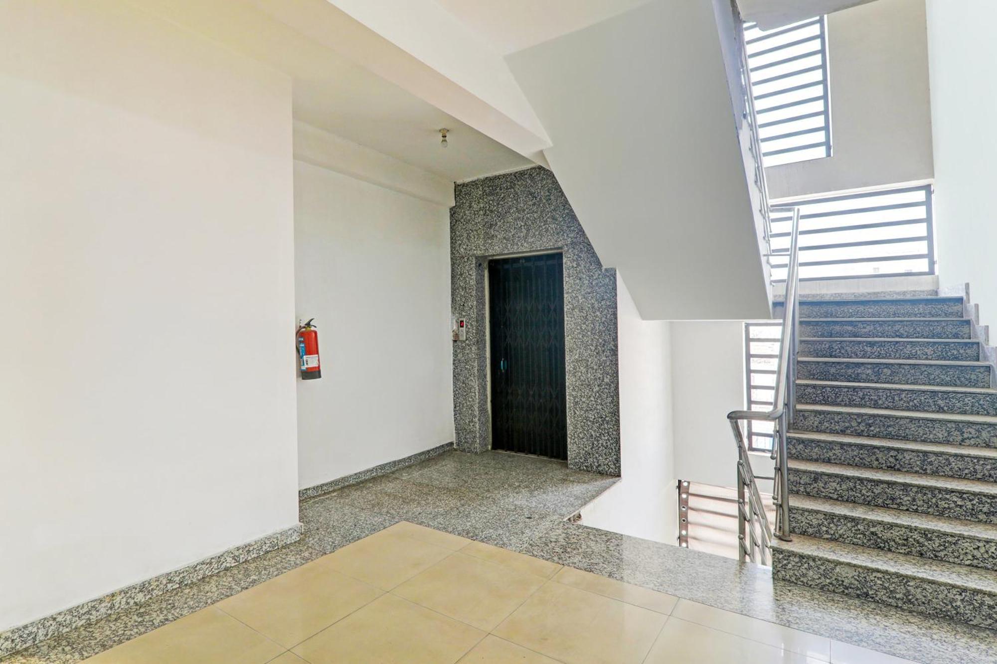 Super Hotel O Jankipuram Near Sahara State Formerly Basera Homes Hasanganj エクステリア 写真