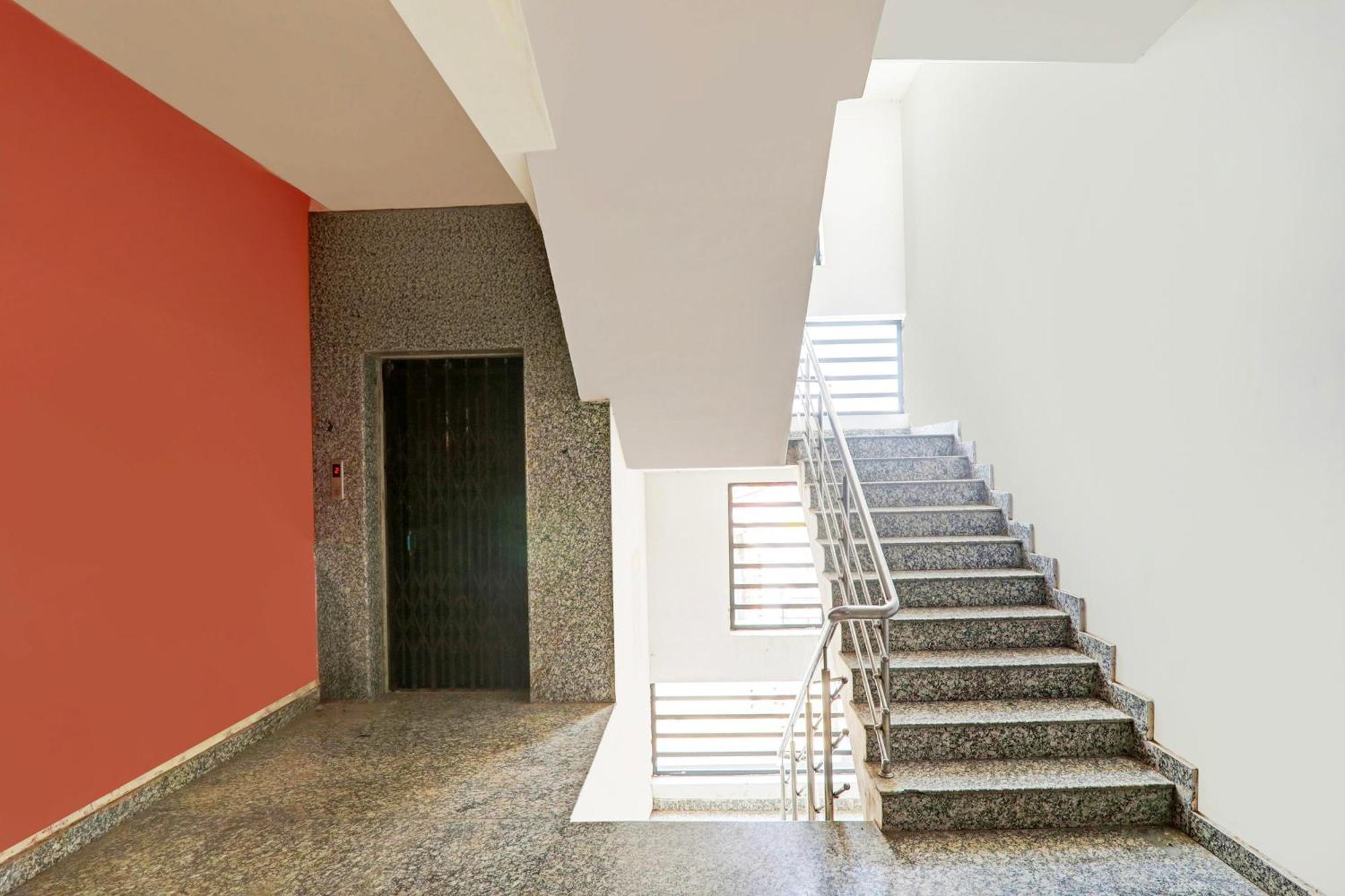 Super Hotel O Jankipuram Near Sahara State Formerly Basera Homes Hasanganj エクステリア 写真